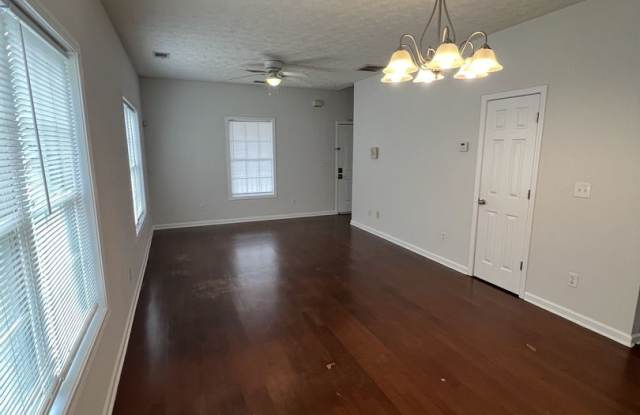 390 HAWTHORNE EXT l 3 BED, 2 BATH Gallery 4