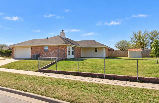 4301 Wade Dr Gallery 2