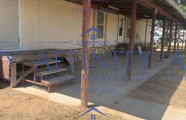 328 E. Derrick photos photos