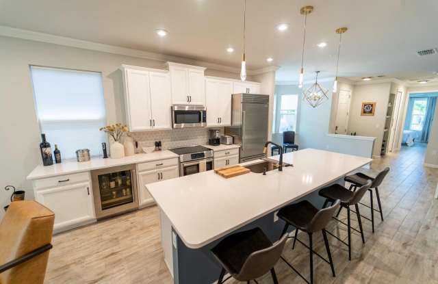 ***STUNNING SEASONAL RENTAL***FULLY FURNISHED***AVAILABLE FOR 2025 SEASON** photos photos