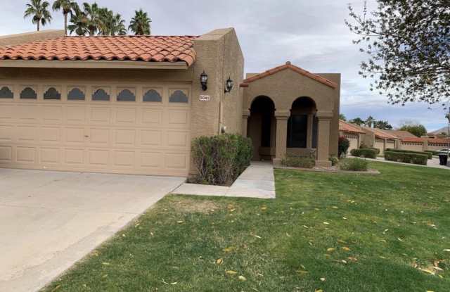9040 E WINCHCOMB Drive Gallery 1