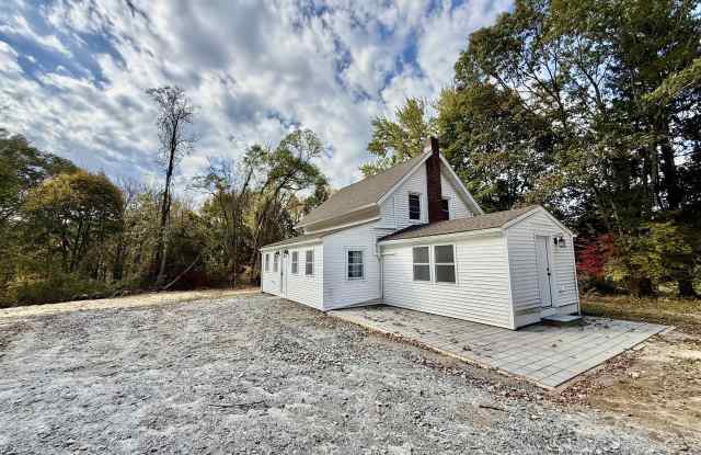 28 N Pond Road Gallery 1
