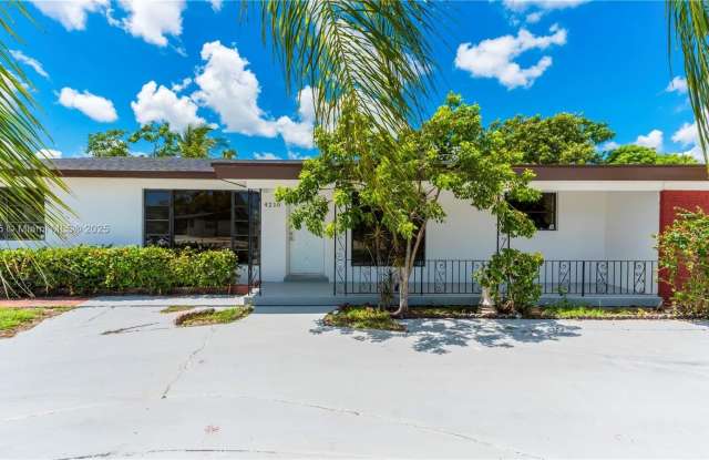 4210 SW 20th St photos photos