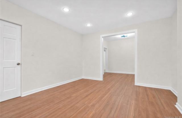 123-16 Hillside Avenue Gallery 4