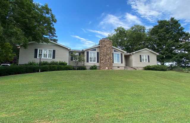 A little slice of paradise within minutes to downtown Greenviille photos photos