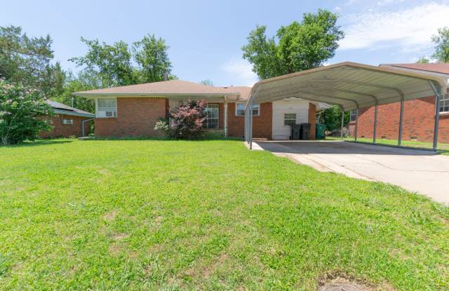 Charming Home with Fresh Updates: 1632 NE 46th St photos photos