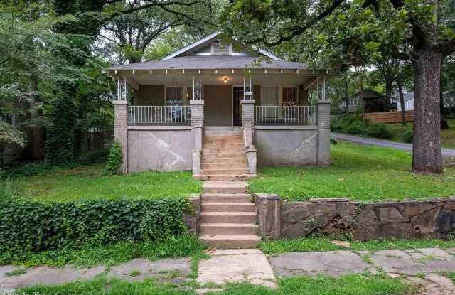 Adorable Hillcrest Bungalow with 3 bedrooms and 2 bathrooms. photos photos