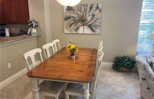 5068 Annunciation Cir Gallery 4