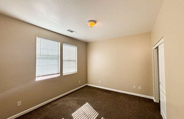 5537 N Gates Ave photos photos