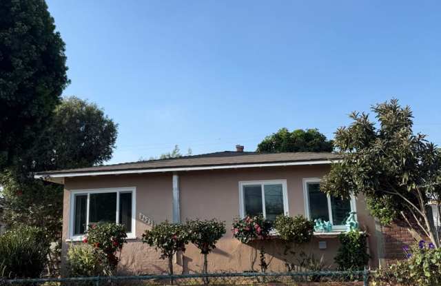 Move in ready Panorama City HOME. photos photos