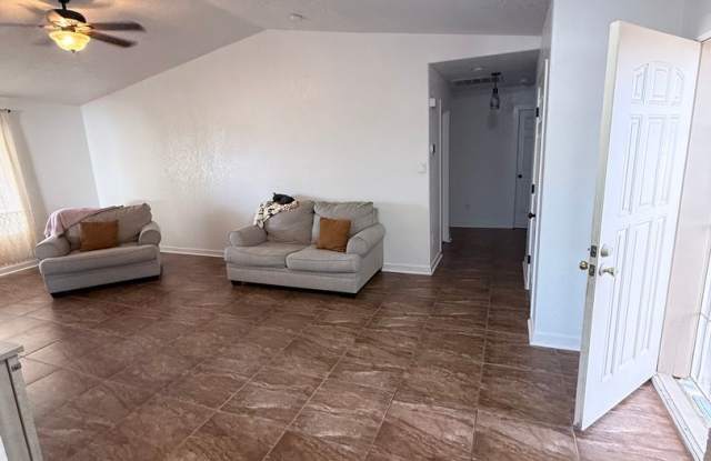 OCOTILLO DESERT POOL HOME! - 4197 South Boxwood Avenue, Yuma, AZ 85365