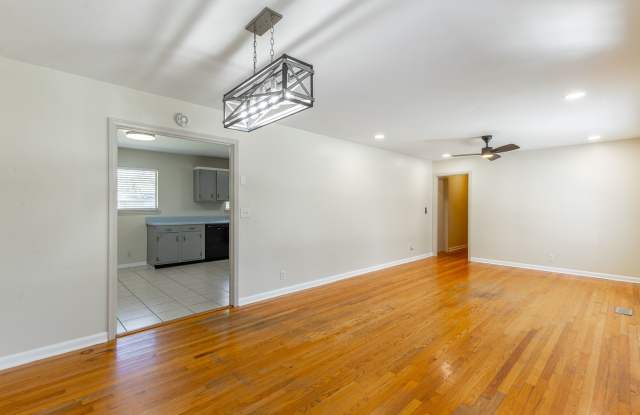 3 Bedroom Home in East Brainerd | Large Yard & Attached Garage Gallery 4