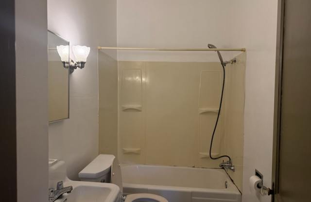 311 Main Street East - Residential - 2 Gallery 4
