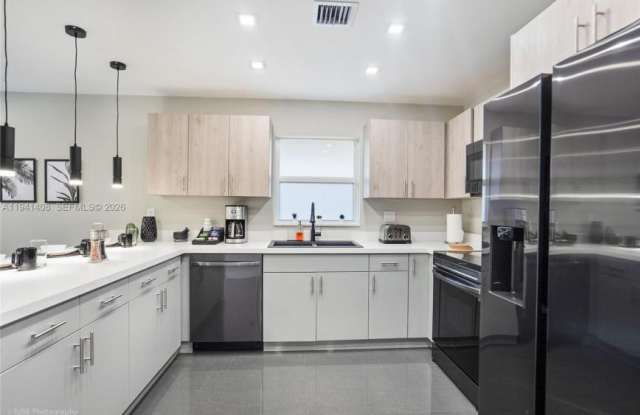 1035 NW 48th St photos photos