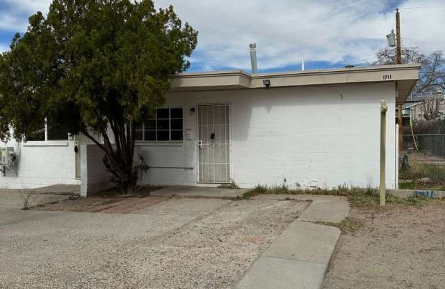 1711 E Idaho Ave - 1711 East Idaho Avenue, Las Cruces, NM 88001
