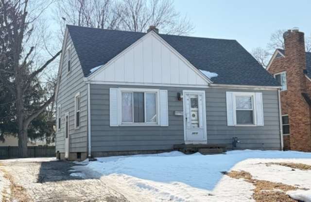 2815 Wyndale Road photos photos