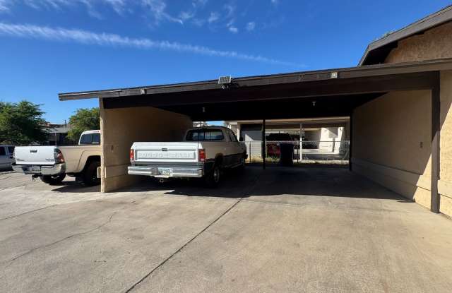 Refreshed 2 BR 2Ba Close to Hwy 95 Gallery 3