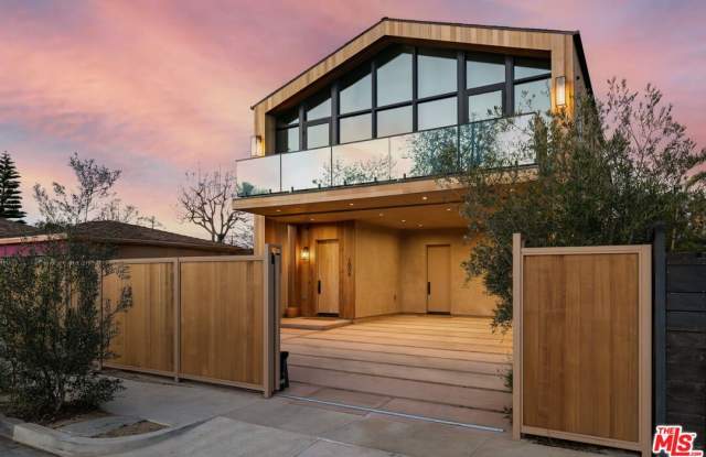 1008 Oakwood Ave photos photos