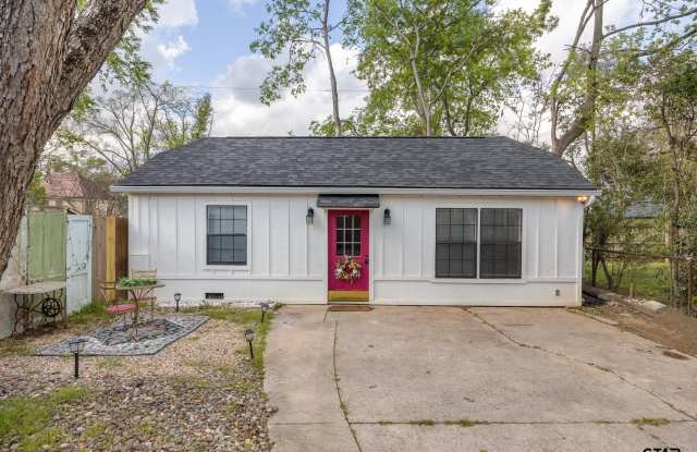 321 W Third photos photos