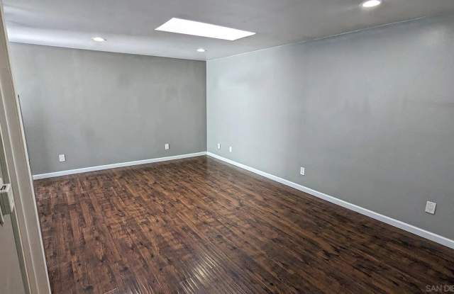 3645 Meade Ave. Gallery 4
