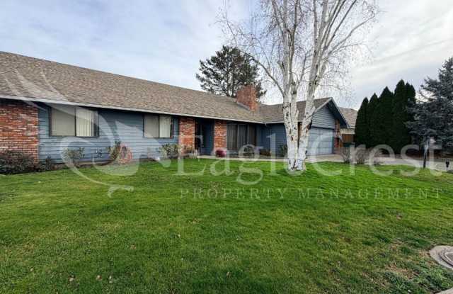 Thoughtfully Designed 3 Bedroom 2 bathroom Home with Open Kitchen and Private Deck photos photos