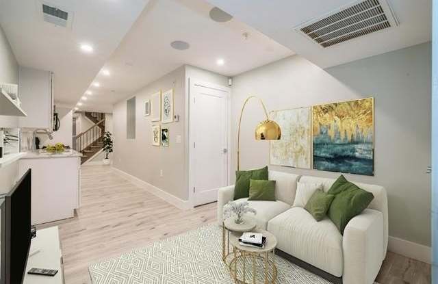 111 COLLARD ST photos photos