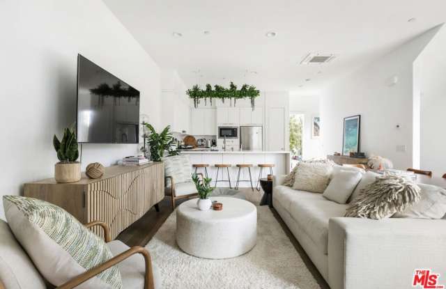 10907 Otsego St photos photos