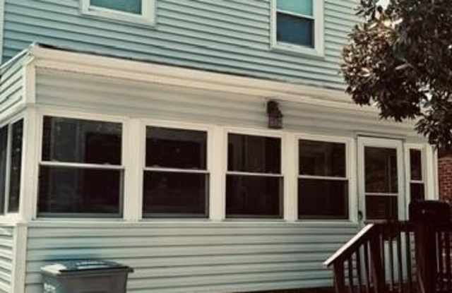 1221 WEST Avenue Gallery 2