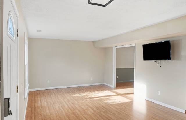 4865 Halwell Drive Gallery 3