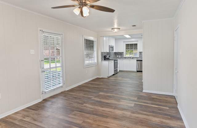 Charming 2-Bedroom Home in the Heart of Port Allen's Garden District Gallery 4