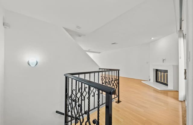 354 S Marengo Ave Unit 1 Gallery 1