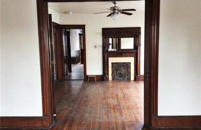 11 Jewett Avenue Gallery 2