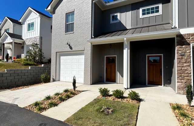New 3/2.5 Townhouse in Downtown Rome $2,295 Gallery 1