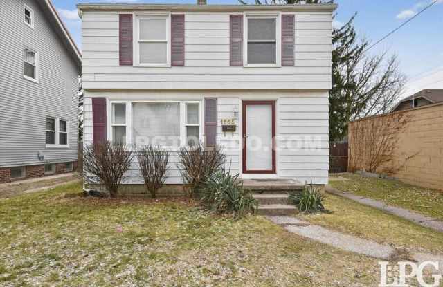 1665 Burgoyne Dr - 1665 Burgoyne Drive, Toledo, OH 43612
