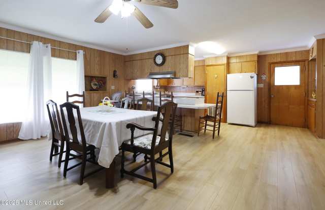 7037 Lilly Road Gallery 4