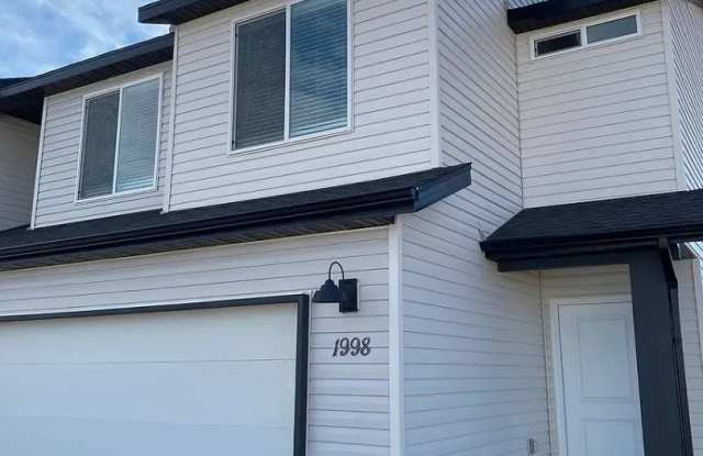 Comfortable and Spacious 4-Bedroom Townhome in Cedar City! photos photos