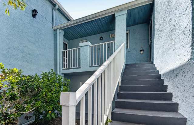1606 SE Green Acres Circle Gallery 3