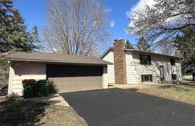 433 Arrowhead Drive - 433 Arrowhead Drive, Lino Lakes, MN 55014