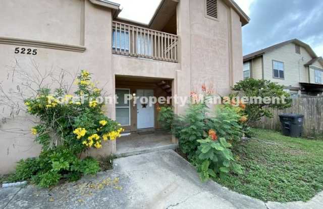 5225 Meadow Field photos photos