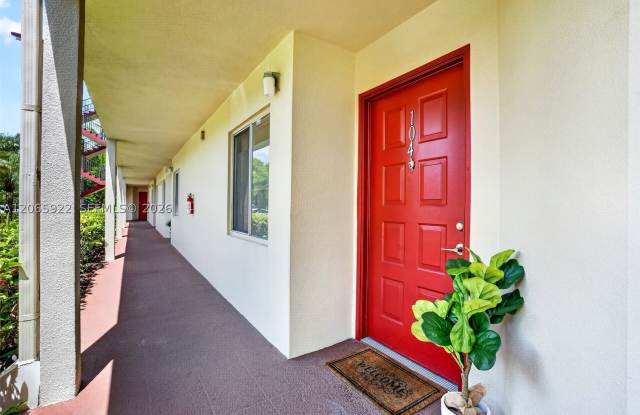 12755 SW 16th Ct Gallery 2