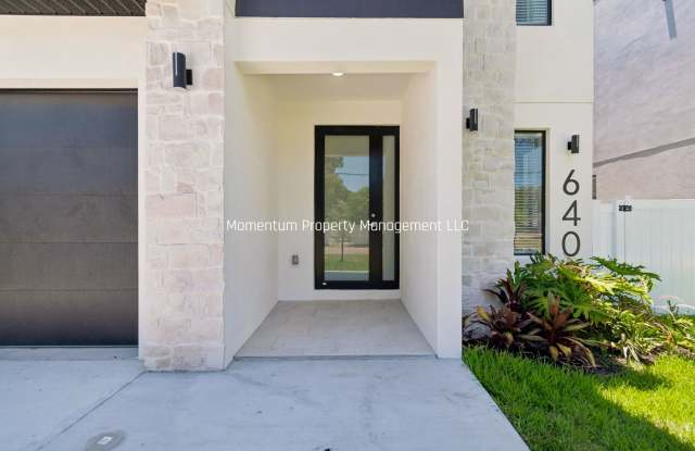 6403 S Richard Ave Tampa, FL 33616 Gallery 3