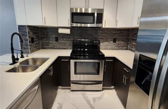 2941 Riverside Dr photos photos