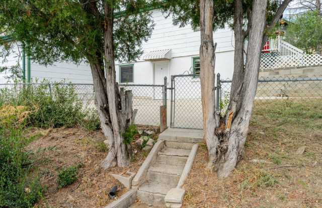 *SPECIAL: $500 off first month | $1162 - 1BR/1BA Pet Friendly Duplex Near Garden of the Gods Park photos photos