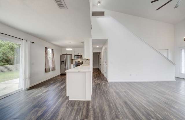 6226 Wallace Road Gallery 4
