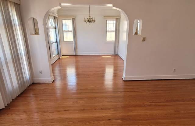 3 Bed 1 bath Single Family Home Gallery 3