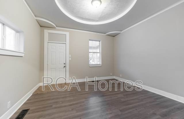 704 Sanders Street photos photos