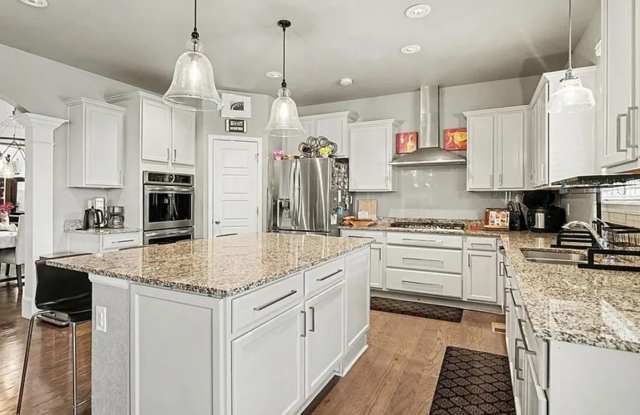 Spacious 5BR House in Longmont Gallery 4