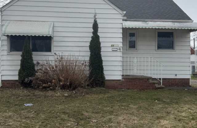 3bd Single Garfield Hts Water/Sewer Included Section 8 photos photos