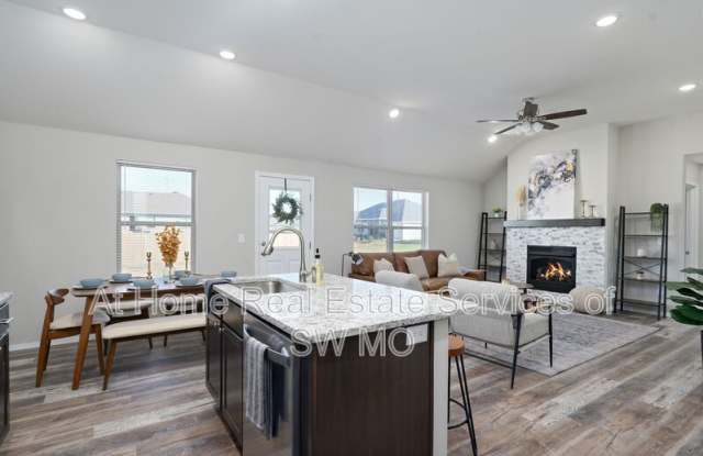 210 E Rosalie St photos photos