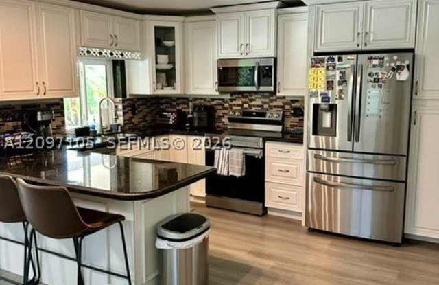 16764 Golfview Dr Gallery 2